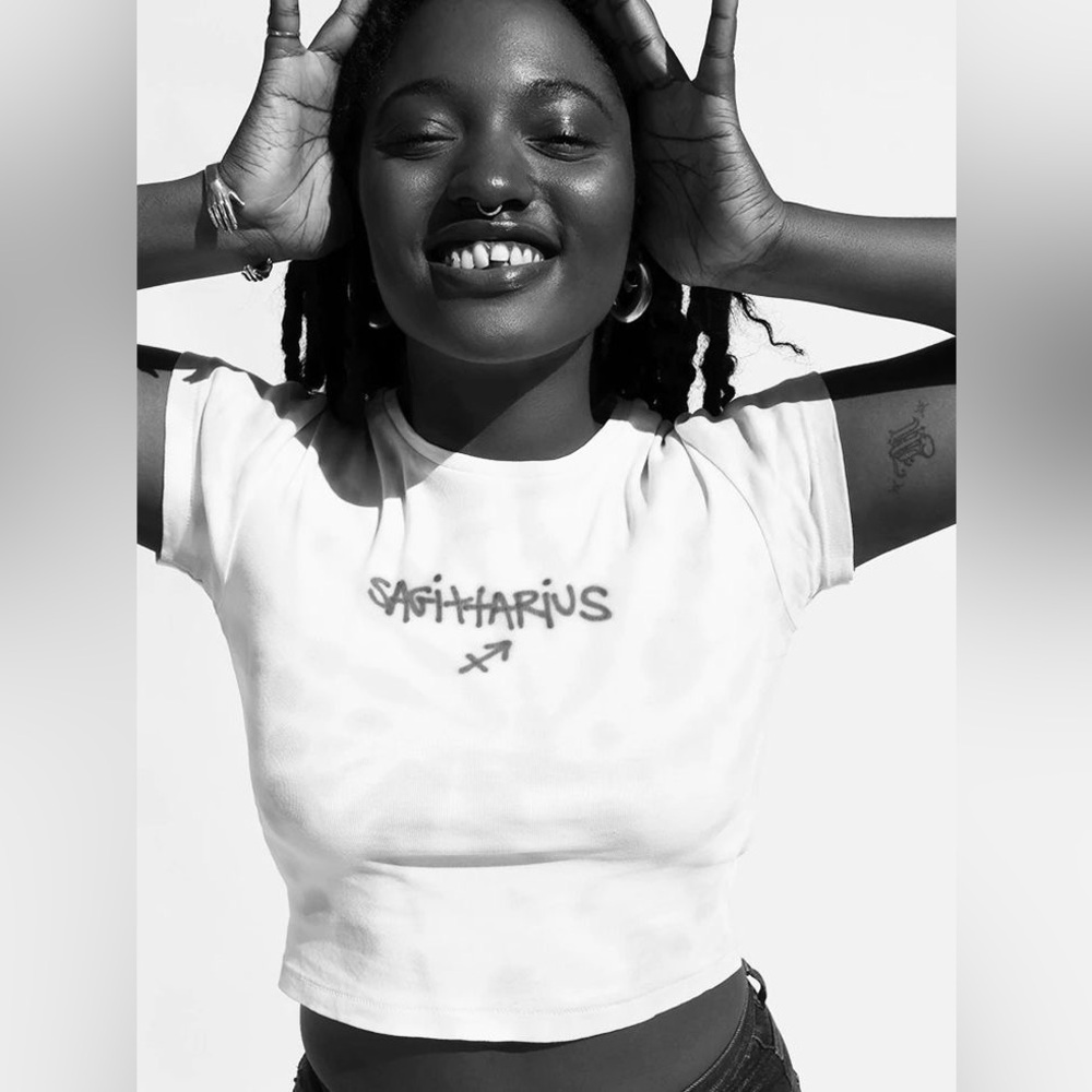 SOLD Réalisation Par Sagittarius Graphic Tee